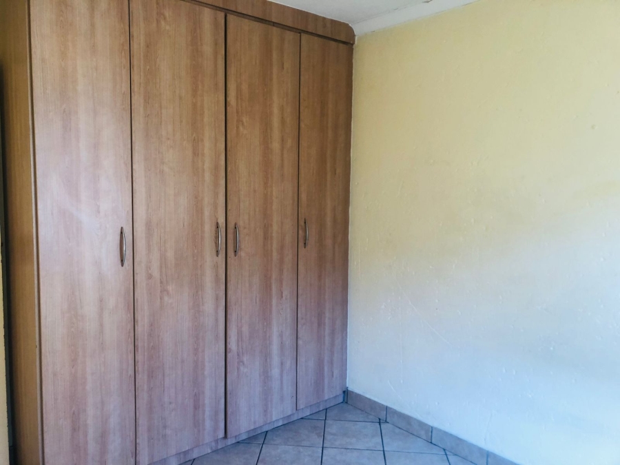 1 Bedroom Property for Sale in Waterval East North West